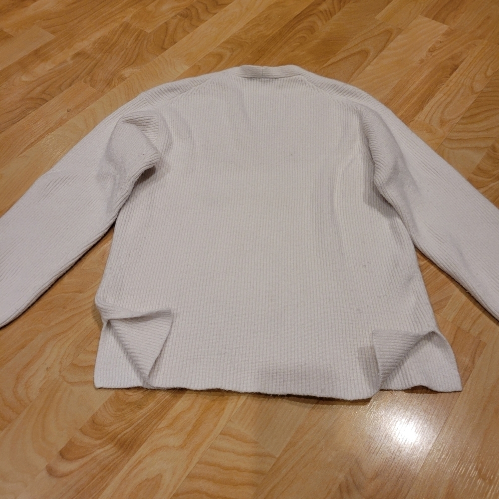 Ann Taylor White V Neck Sweater Size Small - Picture 6 of 6